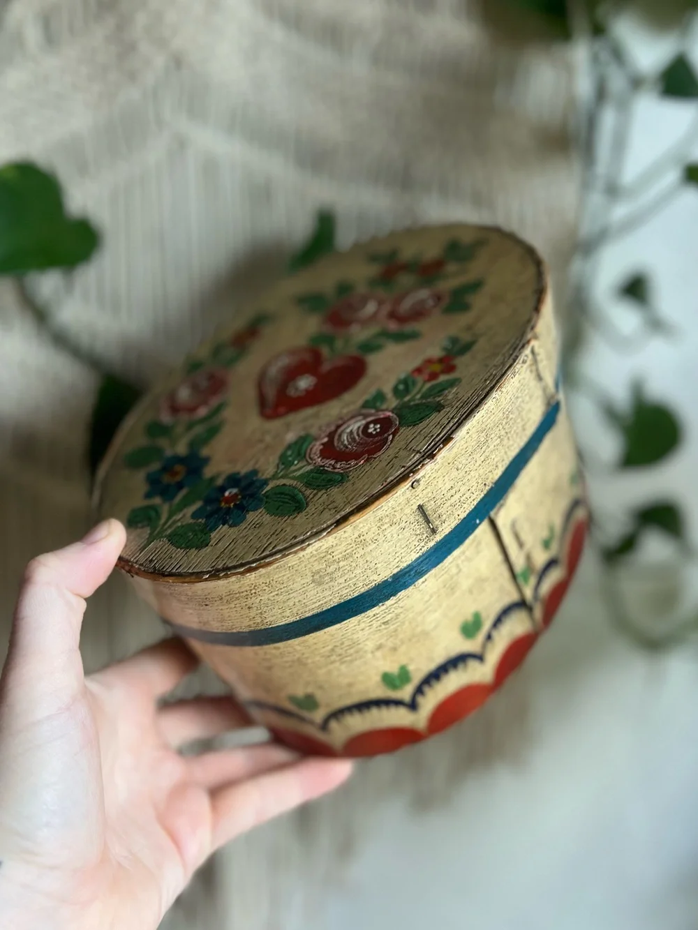 Vintage Scandinavian Folk Art Bentwood Oval Box Heart Floral Trinket Norwegian - Picture 9 of 11